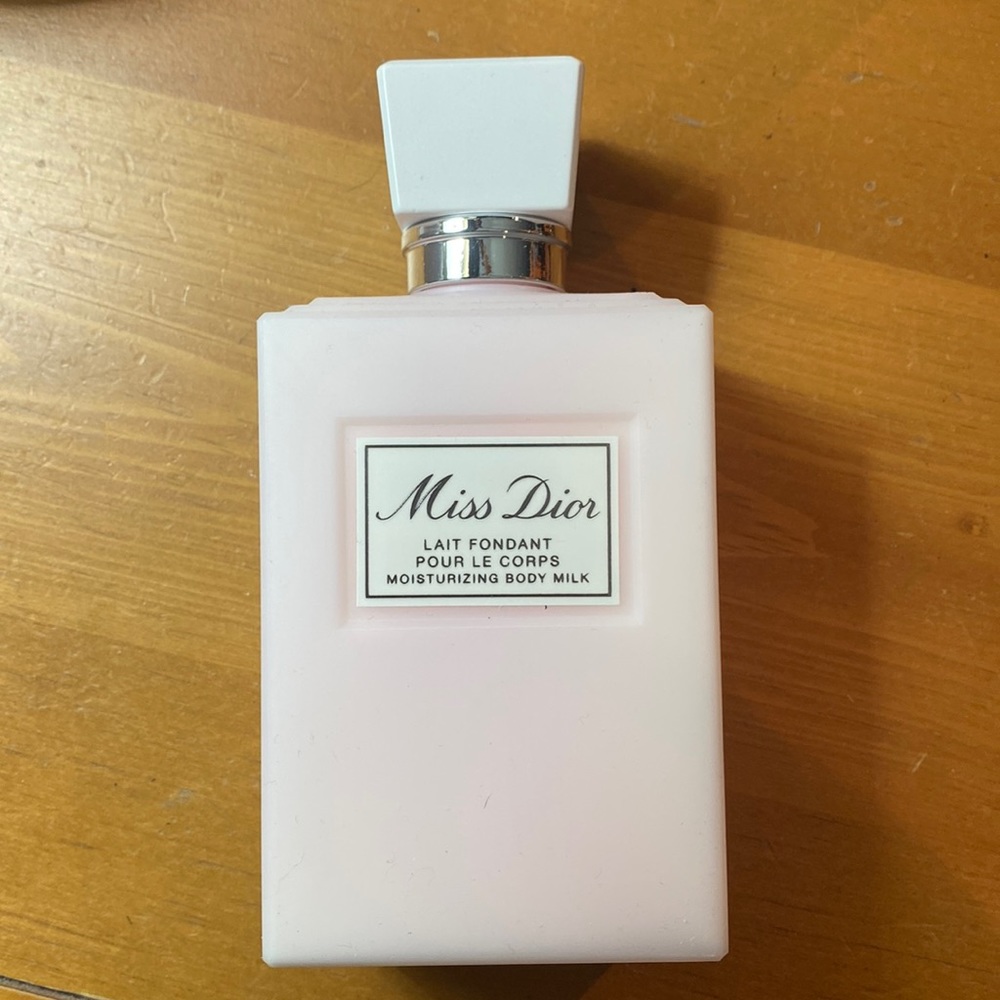 *New* Miss Dior body milk
